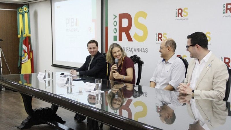 Vinícius Fantinel (DEE), Leany Lemos (Seplag), Liderau Junior (DEE) e o deputado estadual Mateus Wesp participaram da divulgação