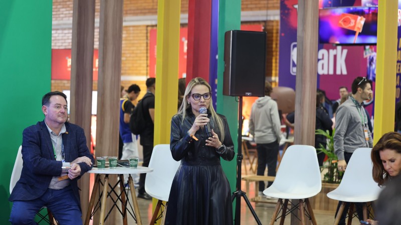 A titular da SPGG, Danielle Calazans, e o secretário de Turismo, Ronaldo Santini, acompanharam os resultados do estudo inédito